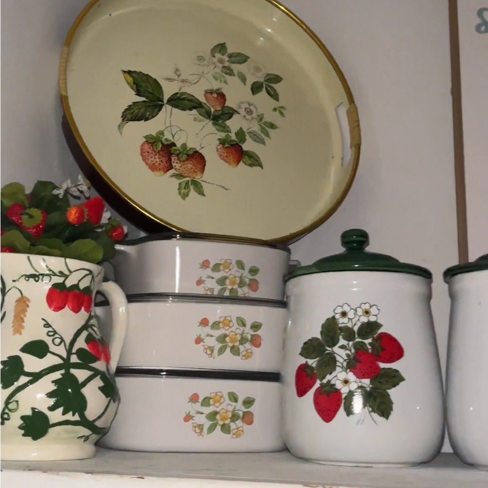 STRAWBERRY ANTIQUES/DECOR - Picture 1 of 2